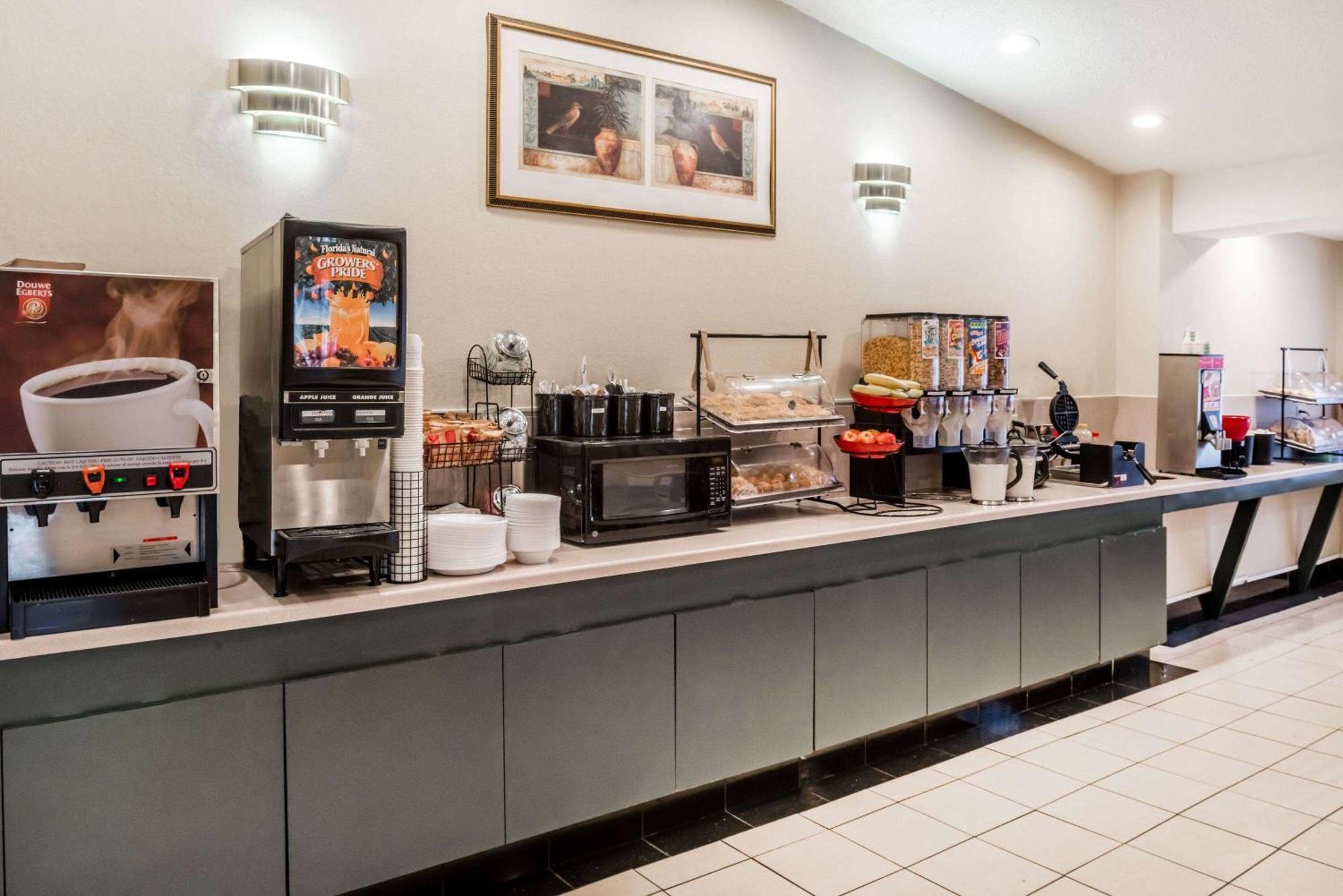 Ramada By Wyndham Columbia Otel Dış mekan fotoğraf